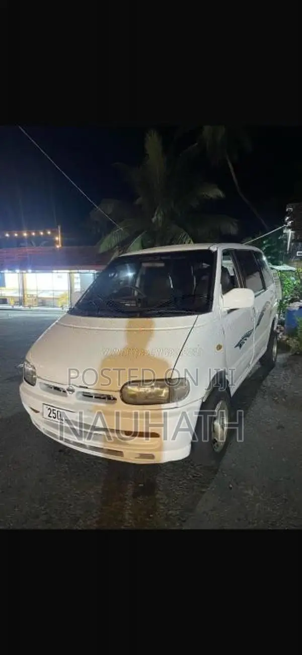 Nissan Serena 1993 Van (Used)