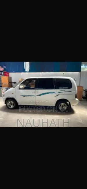 Nissan Serena 1993 Van (Used)