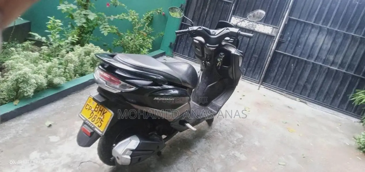 Suzuki BURGMAN 2019 Motorbike (Used)