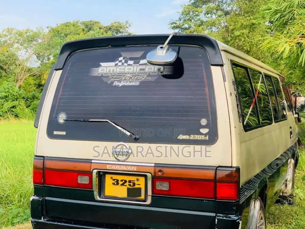 Nissan Caravan 1992 Van (Used)