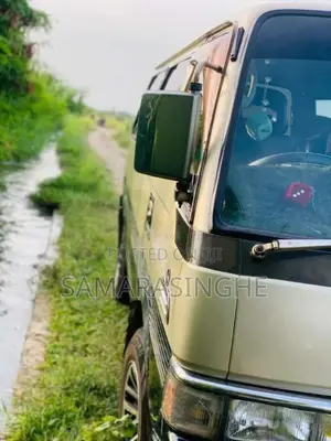Nissan Caravan 1992 Van (Used)