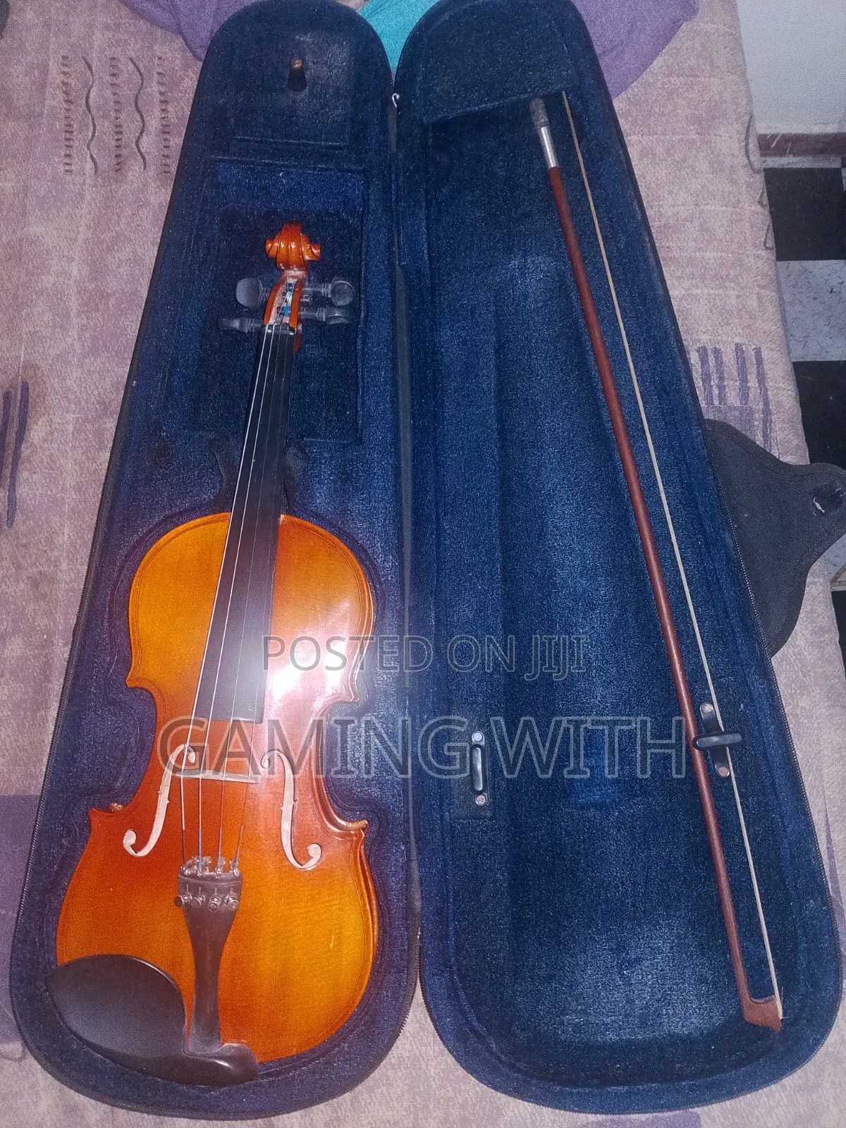 Super Lark 4/4 Violin With Bow Case