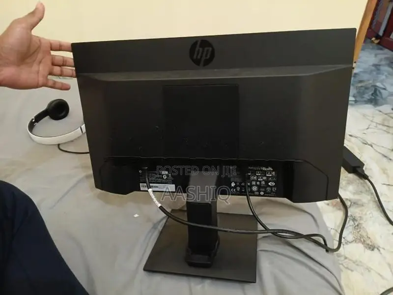 HP P22 G4 22" Full HD IPS Monitor Frameless