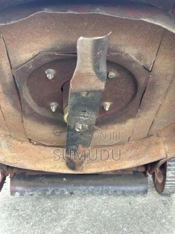 Grass cutter machine