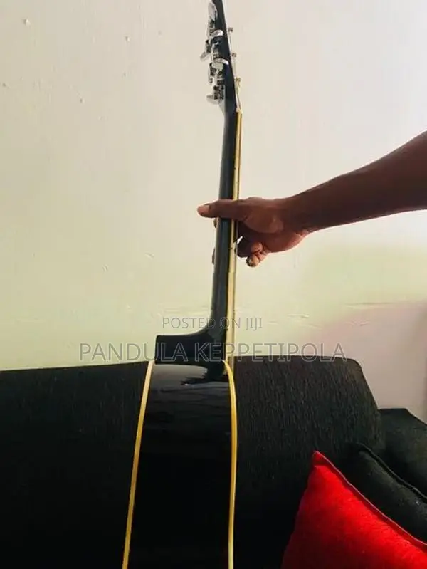 Box Guitar