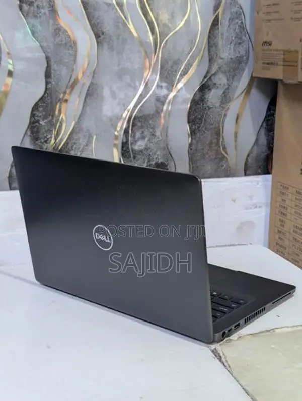 DELL LATITUDE I5 8GEN /8 GB RAM /256GB SSD ETC..