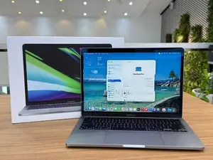 Apple Macbook Pro M2
