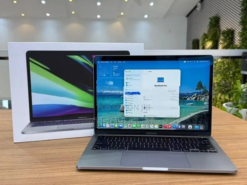 Apple Macbook Pro M2