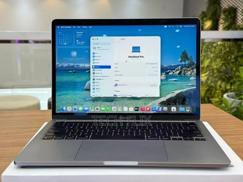 Apple Macbook Pro M2
