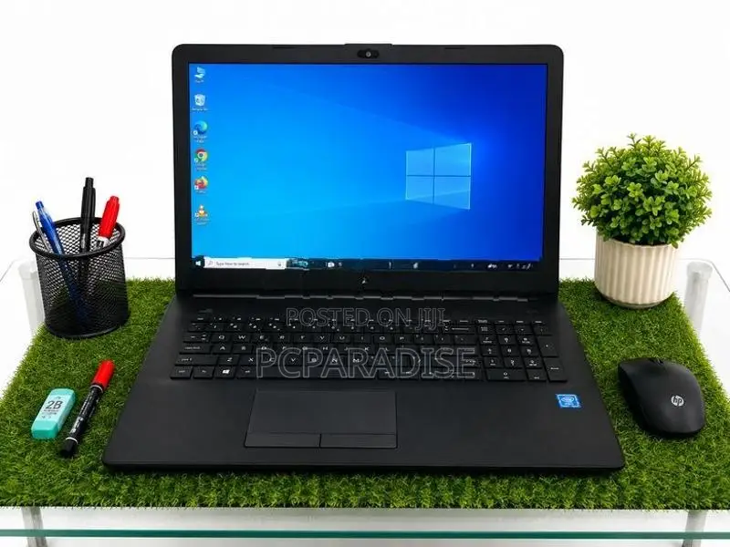 HP 17 by Laptop