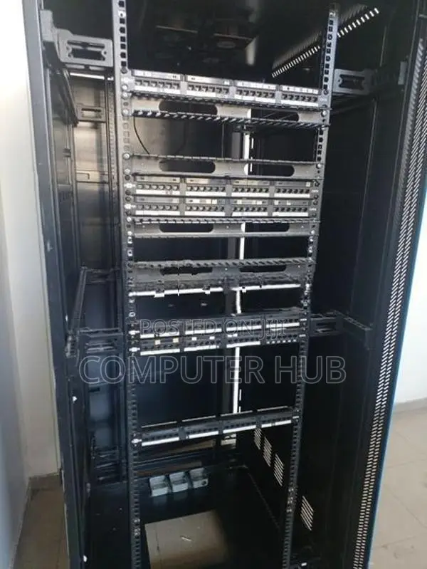 24U 19" Floor Standing Network / Server Rack Cabinet