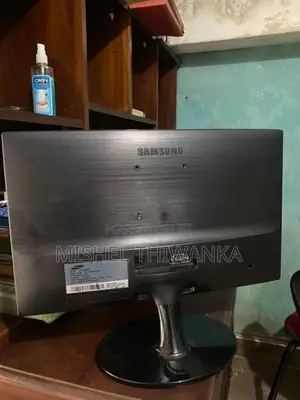 Samsung 19" LED Monitor