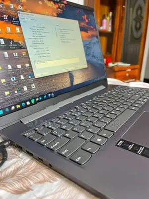 Lenovo IdeaPad Slim 3 15IRU8 13th Gen 8gb 512SSD
