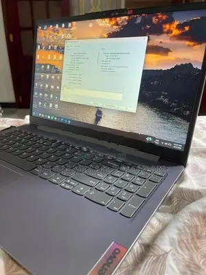 Lenovo IdeaPad Slim 3 15IRU8 13th Gen 8gb 512SSD