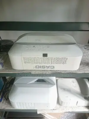Multimedia Projector CASIO XJ-UT351W JAPAN lumens 3500 LASER