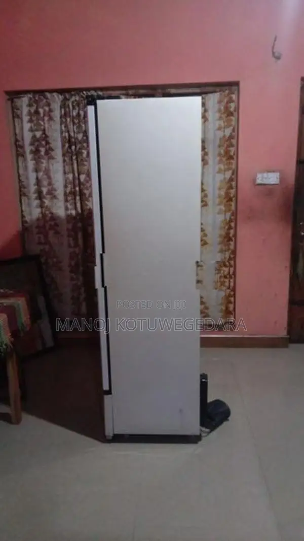 Sisil Commercial Display Fridge 195L
