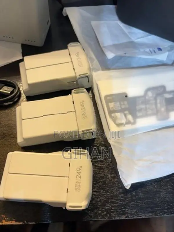 DJI Mini 3 Drone Combo Pack