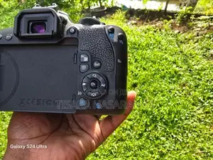 Canon 800D DSLR camera