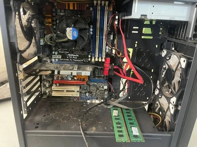 ASUS gaming Casing with Parts