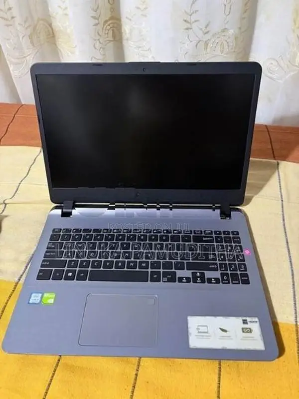 ASUS X507UF Laptop