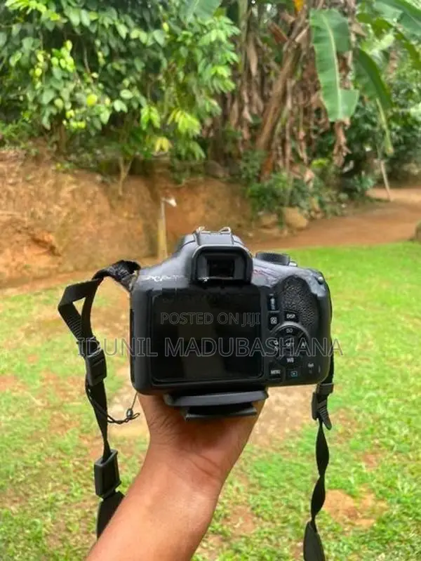 Canon D1300 Camera