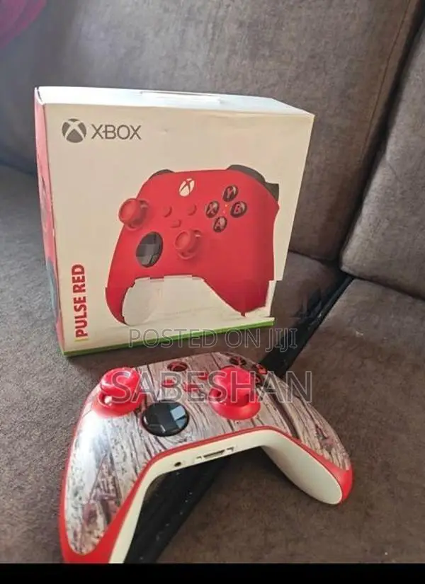 Xbox series S/x controllers with charging station