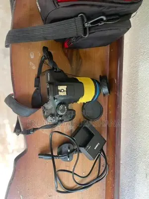 Canon D1300 Camera