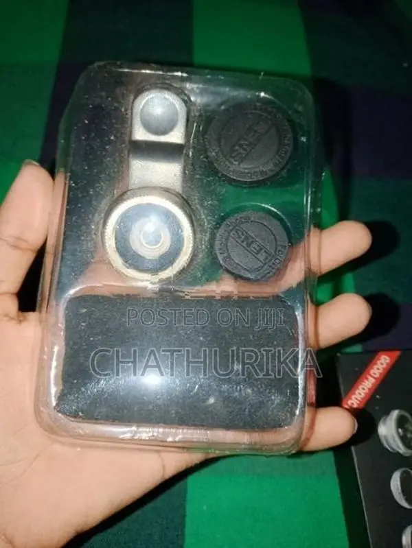 Universal Clip Lens
