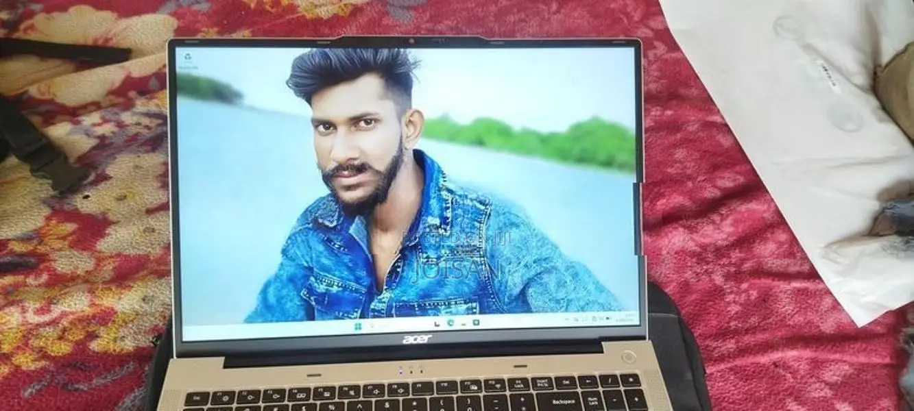 Acer laptop i3 ROM 16gb. storage 477gb
