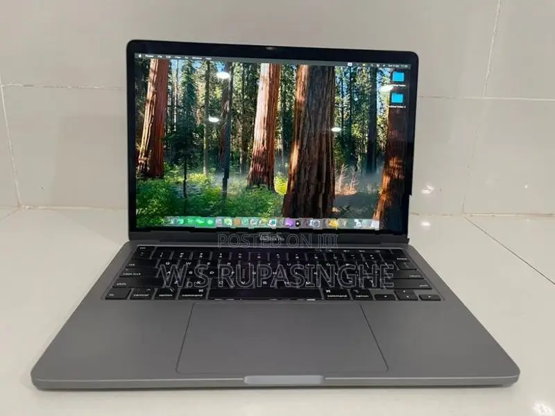 Apple Macbook Pro I7 2020