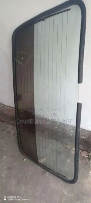 Fargo rear windscreen with beeding for Van