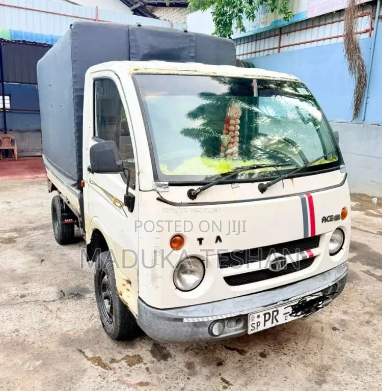 Tata Dimo Batta 2011 Lorry (Used)