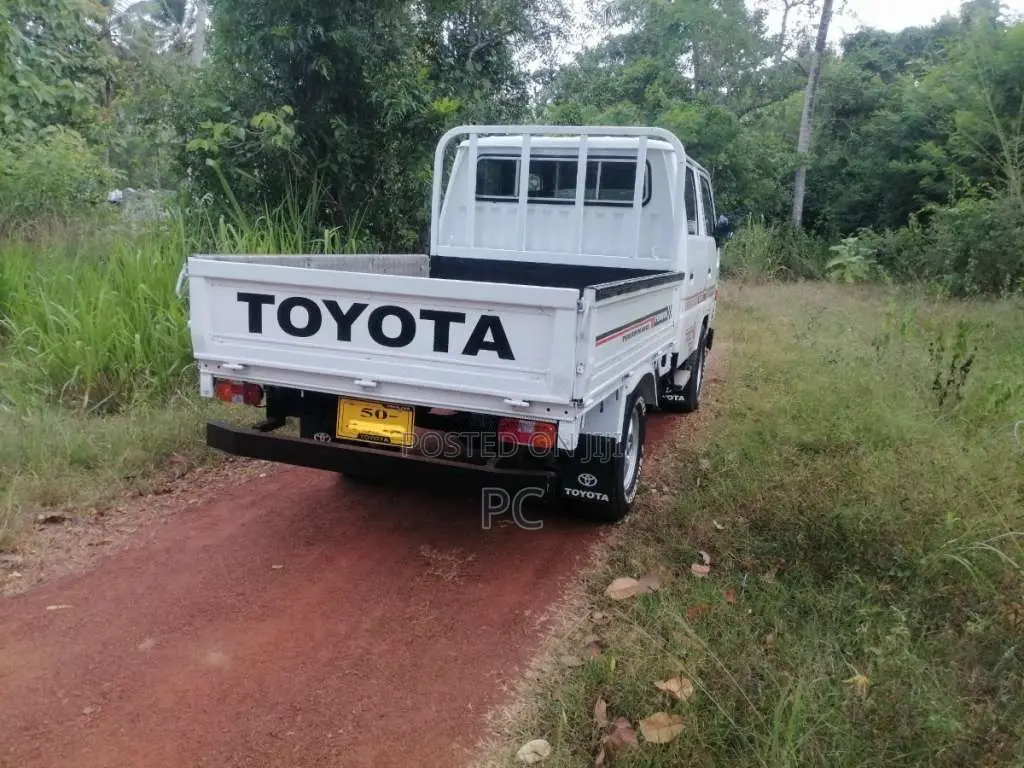Toyota CrewCab 1982 Crew Cab (Used)