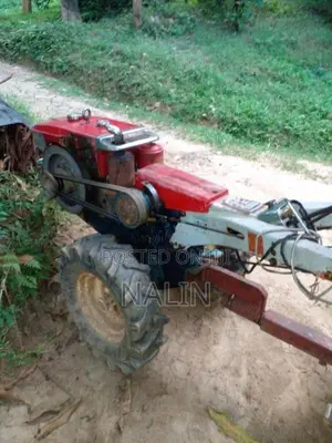 Kubota K 700 2000 Tractor (Used)