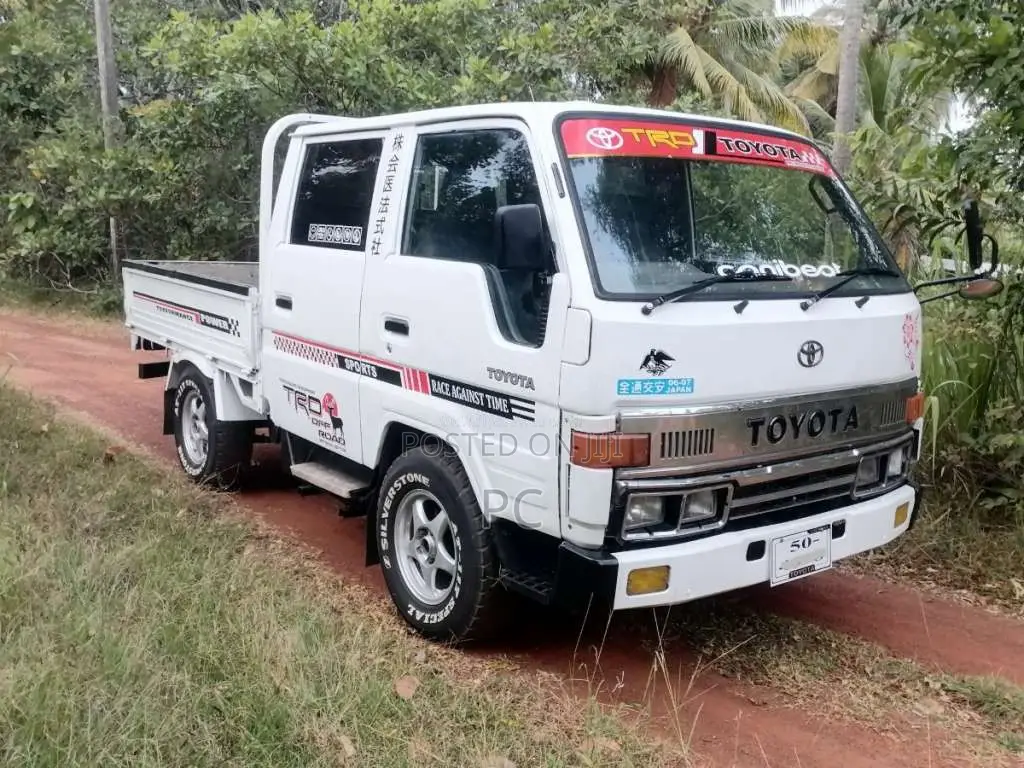 Toyota CrewCab 1982 Crew Cab (Used)