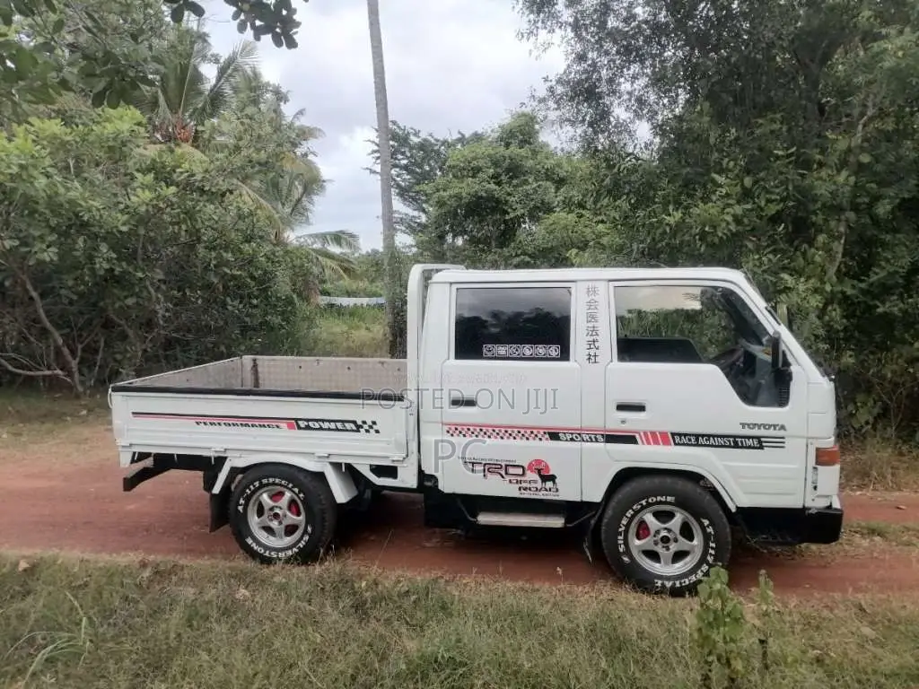 Toyota CrewCab 1982 Crew Cab (Used)