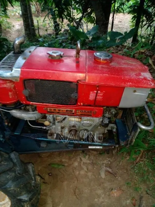 Kubota K 700 2000 Tractor (Used)