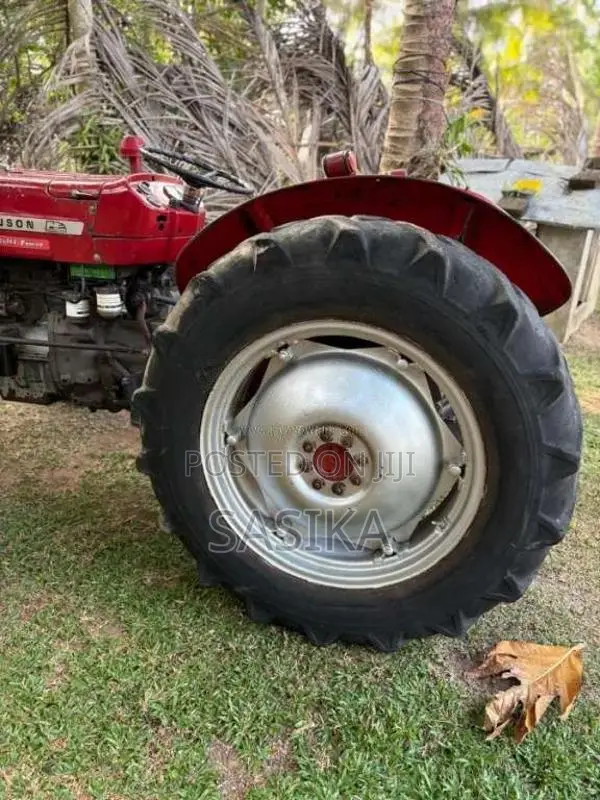 Massey-Ferguson 135 DL 1997 Tractor (Used)