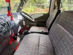 Mitsubishi CrewCab 2005 Crew Cab (Used)