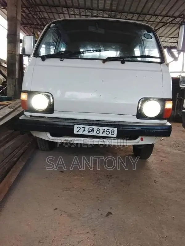 Toyota HIACE 1980 Crew Cab (Used)
