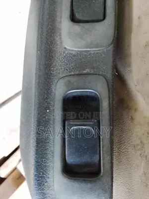 Toyota HIACE 1980 Crew Cab (Used)