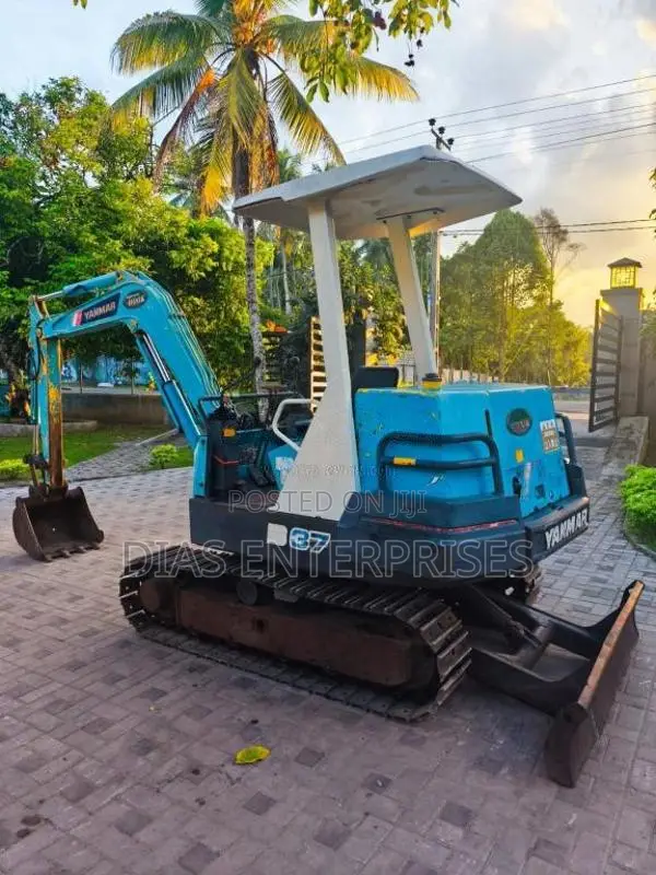 Yanmar B37-1 2015 Heavy-Duty (Used)