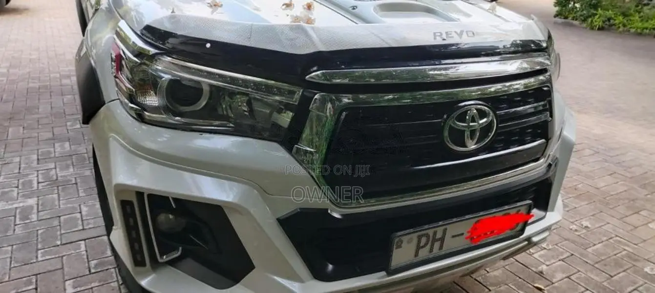 Toyota Hilux Revolution 2017 Pickup (Used)