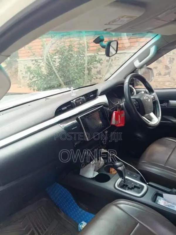 Toyota Hilux Revolution 2017 Pickup (Used)