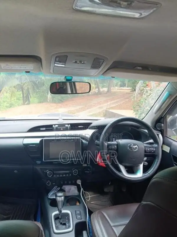 Toyota Hilux Revolution 2017 Pickup (Used)