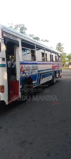 Ashok-Leyland Leyland 2001 Bus (Used)