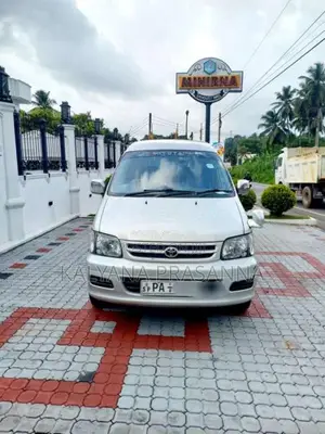 Toyota Noah 2001 Van (Used)