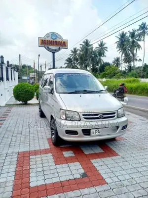 Toyota Noah 2001 Van (Used)