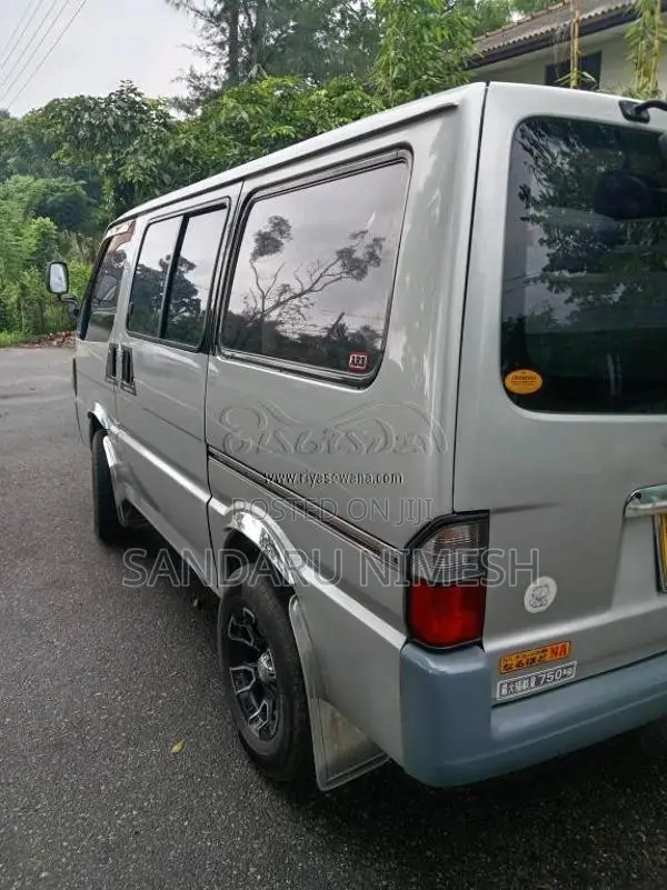 Mazda Bongo 2004 Van (Used)