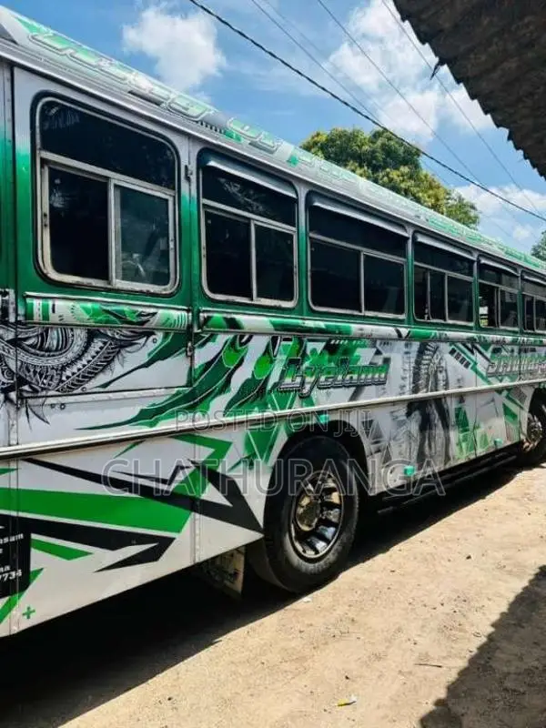 Ashok-Leyland Viking 2005 Bus (Used)